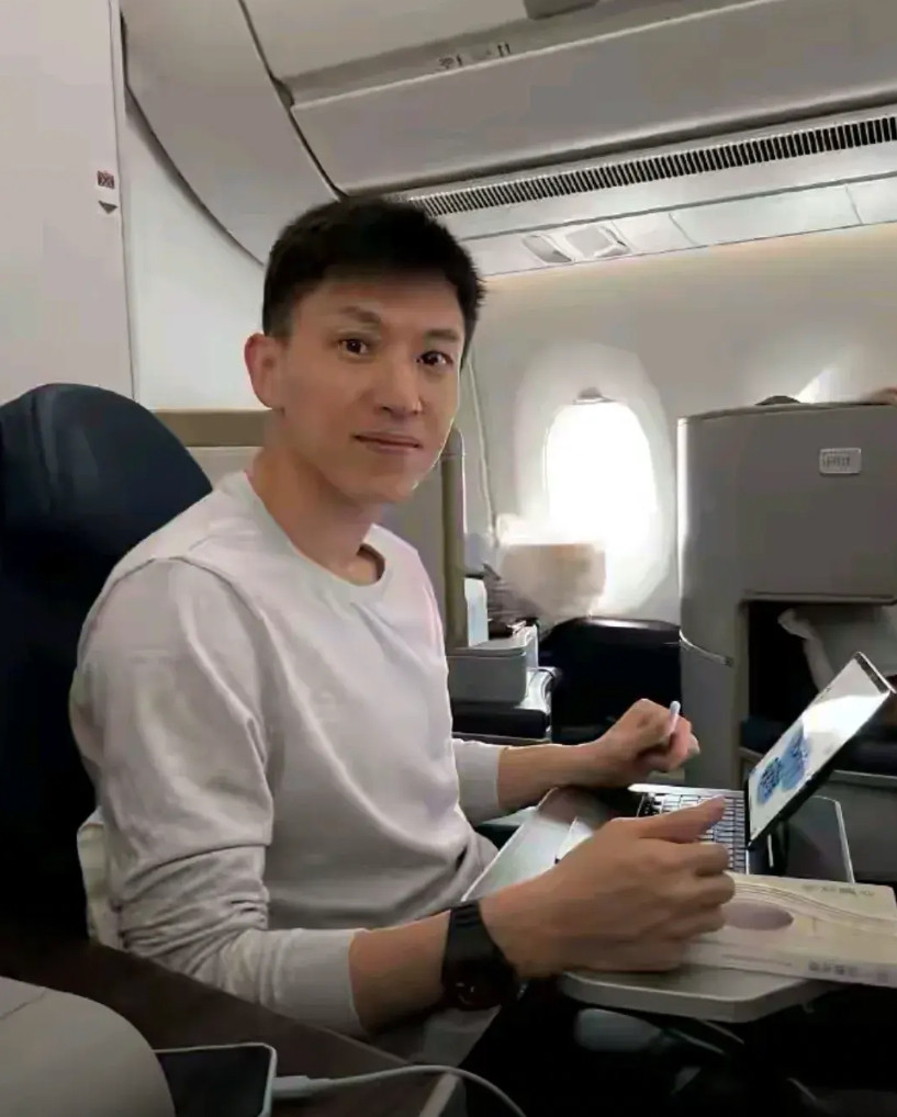 据媒体报道，北京北控队球员刘晓宇已出国深造。如果想从事教练这个职业，出国深造两