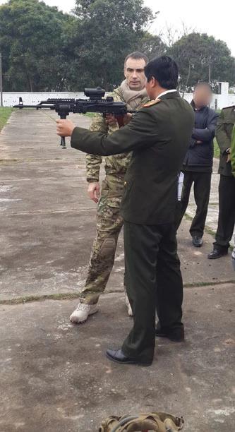 防务公司TREquidpement的主页上出现了一张现代风格的新版AKM突击步