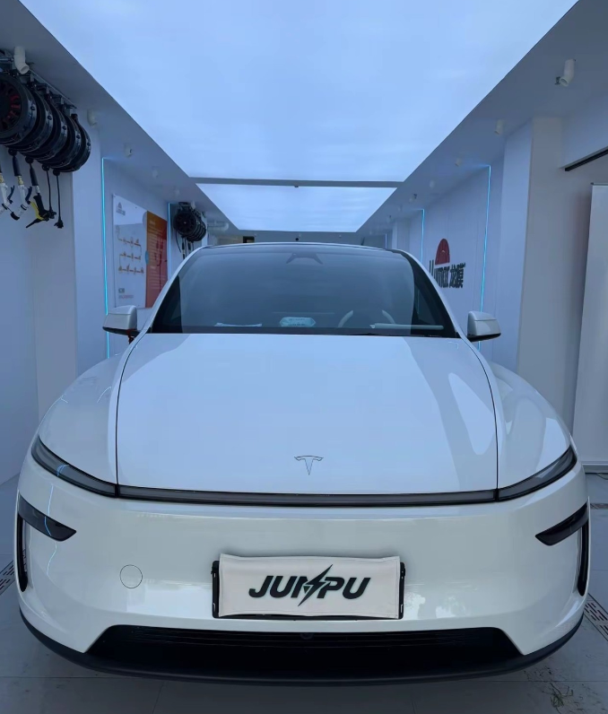 当我知道比亚迪闪充，可以9分钟充饱电而三电技术世界第一的，特斯拉超充充满，需要