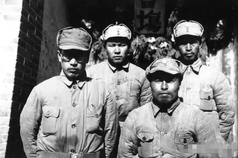 日本鬼子被俘后成为八路军，新中国成立后一直在中国，后加入中国籍，真的很传奇。这名