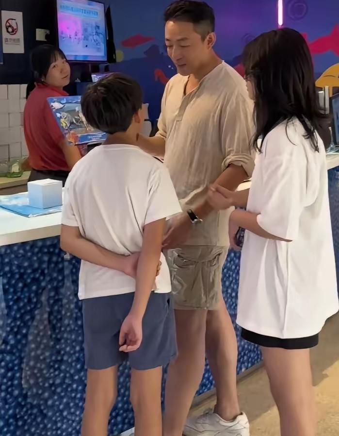 世间从无完美的原生家庭，很多最深的童年伤痛，从来不是激烈争吵，而是大人从未在意的