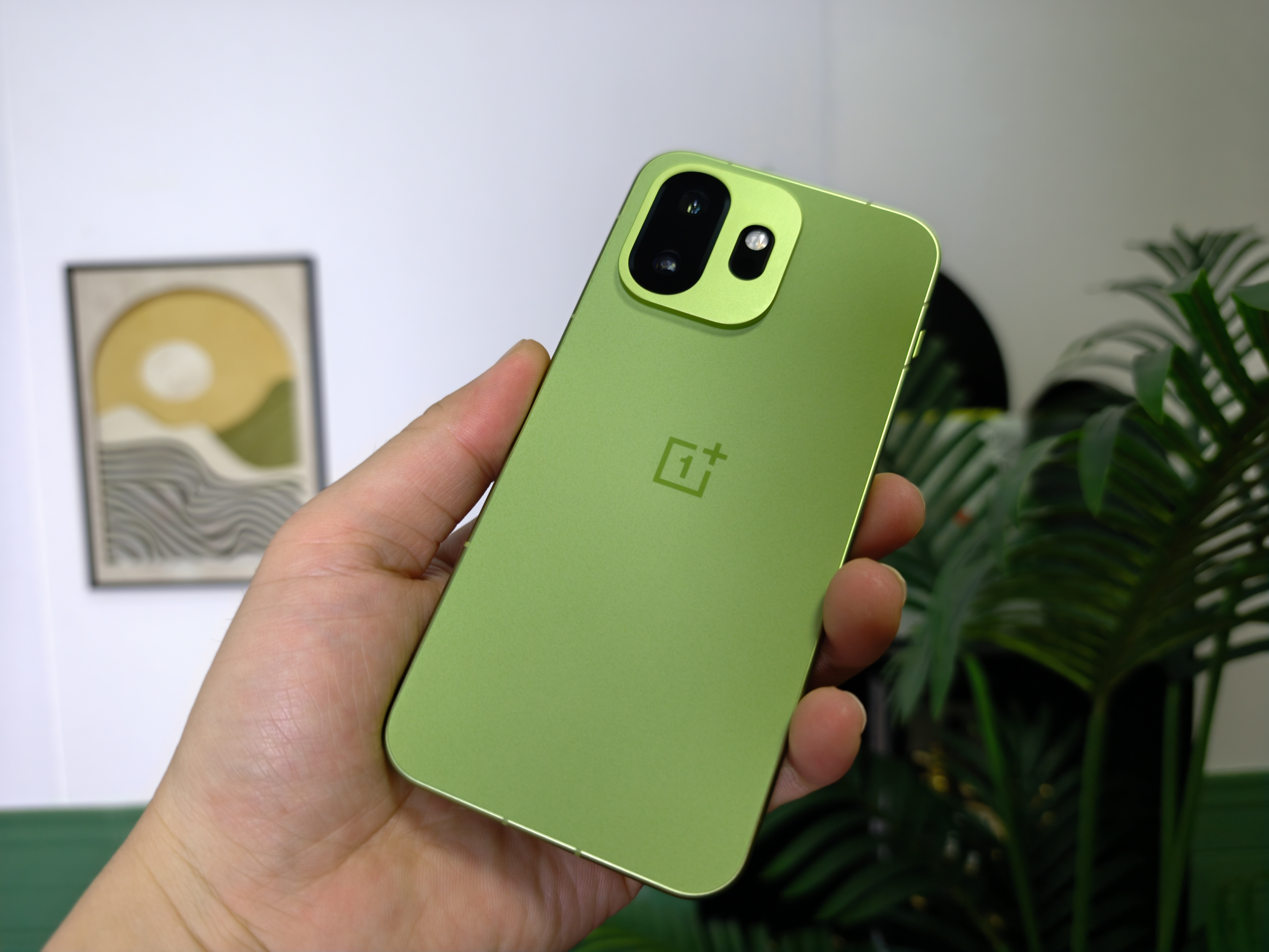 一加15T的续航表现有点超出预期，原本以为这小尺寸续航也不会做的很强，没想到堆进