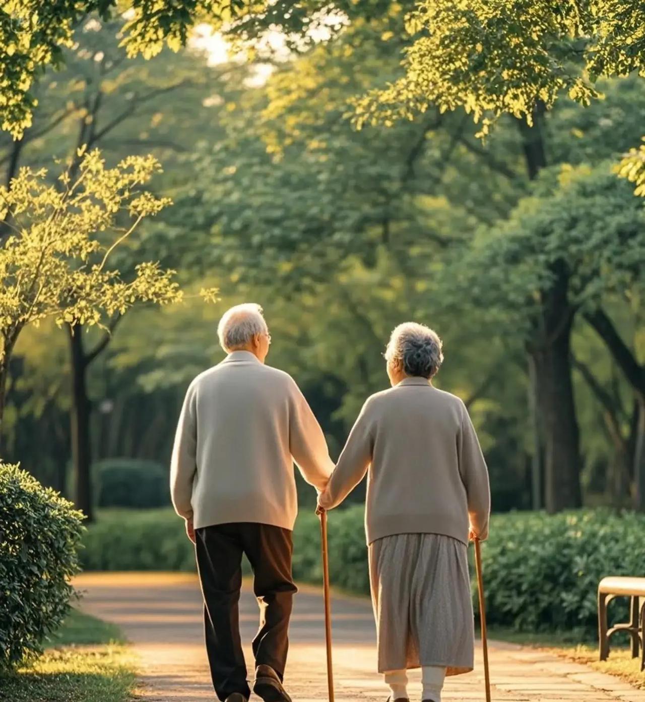 走过大半辈子，好多人觉得夫妻间只要互相陪着，就能安稳过晚年日子。可现实往往不一样