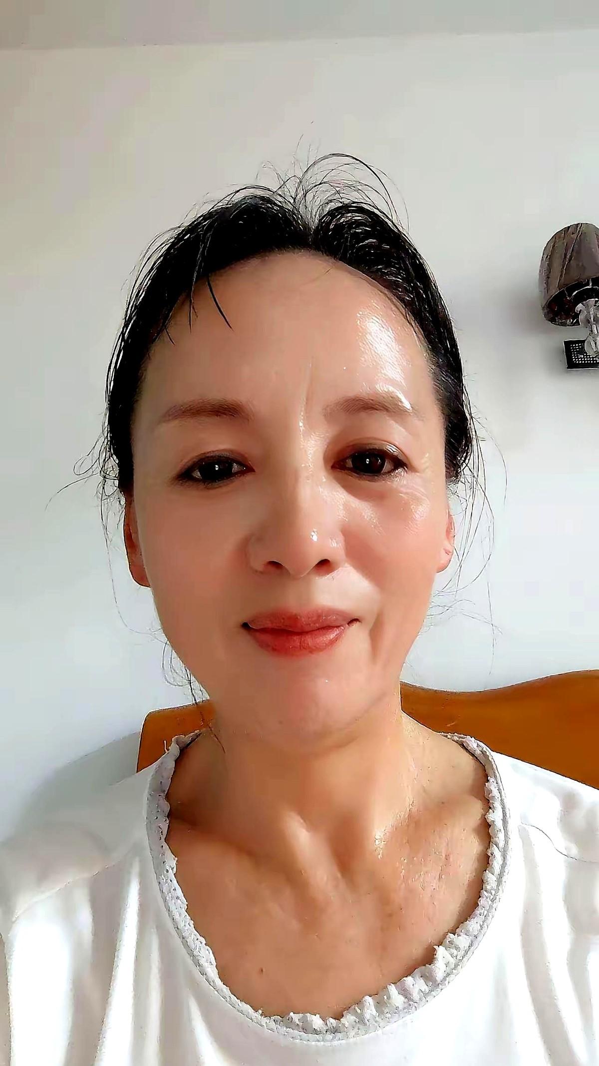 太寒心了，我儿子25岁，一个月工资一万多，一分不给家里。乡下破砖房漏雨漏得只能