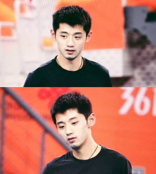 张继科漂亮小狗让姐姐亲一下😘