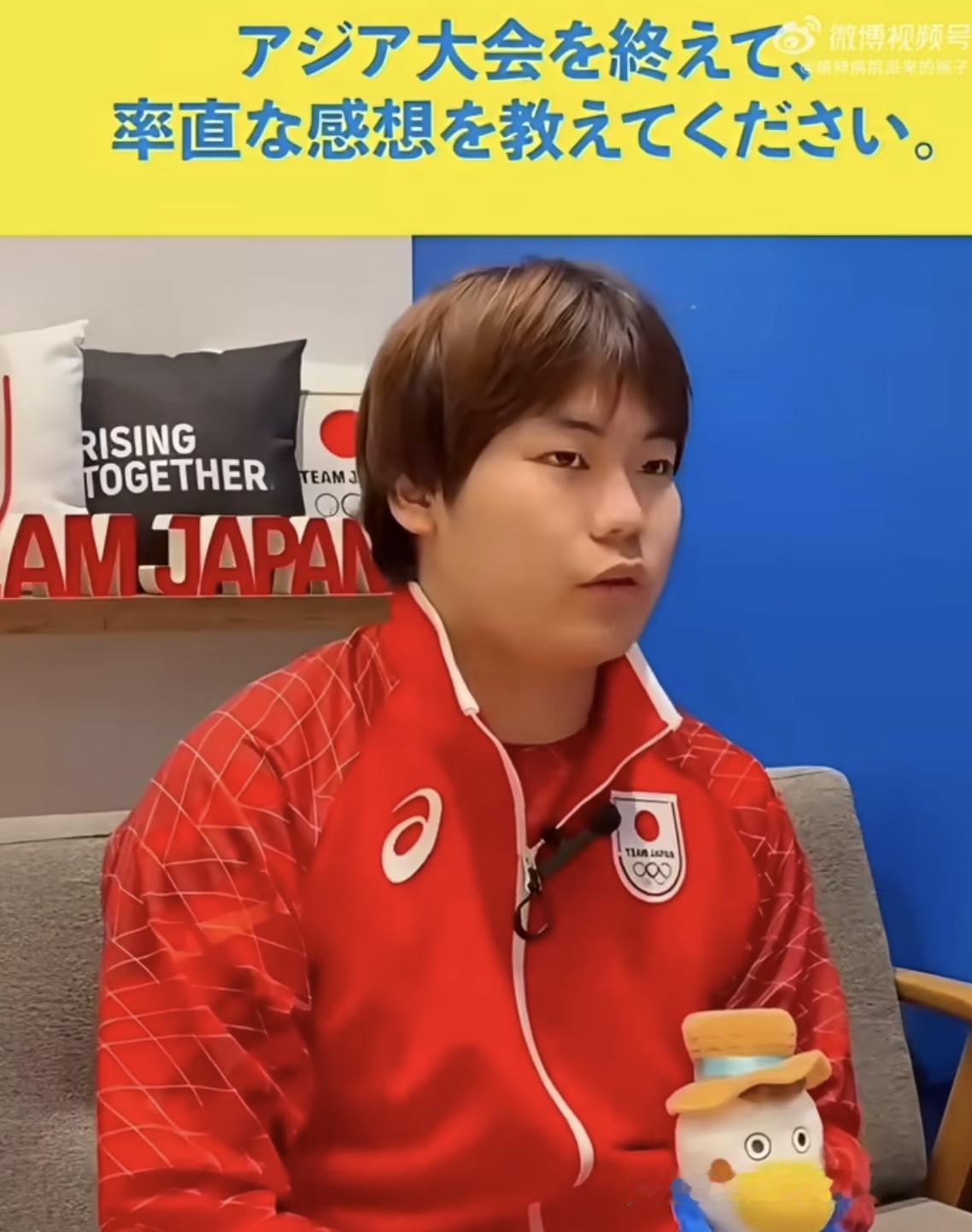 松岛辉空亚运会后的小问答🎤：当比赛连胜时，我身上所有的装备都会保持不变，包括球