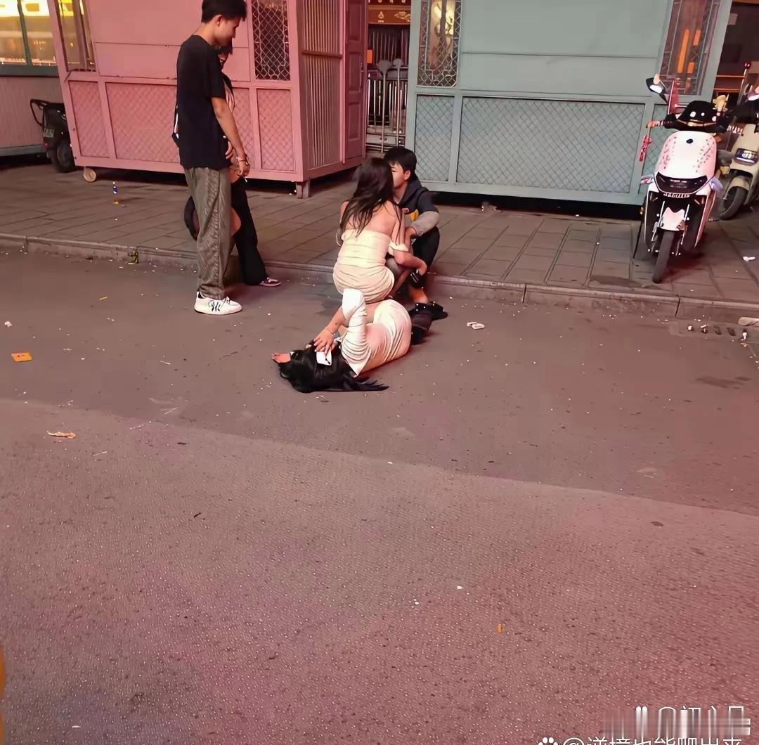 家长看到这画面多难受啊​