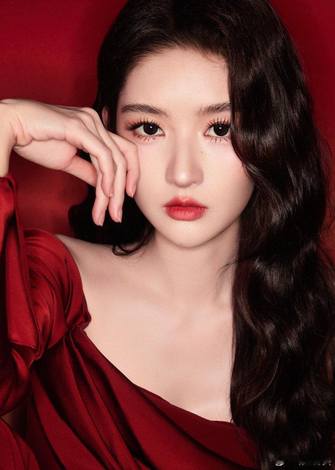 👠王玉雯王姐好美啊今天王玉雯追星也得买周边王玉雯这把冲刘亦菲来的美哒哒