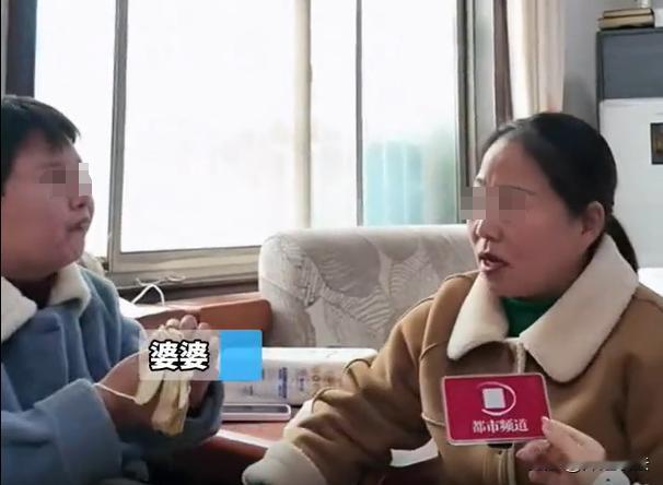 河南，一女子车祸被撞成植物人，情况非常紧急。善良的婆婆借款100万悉心照顾她，5