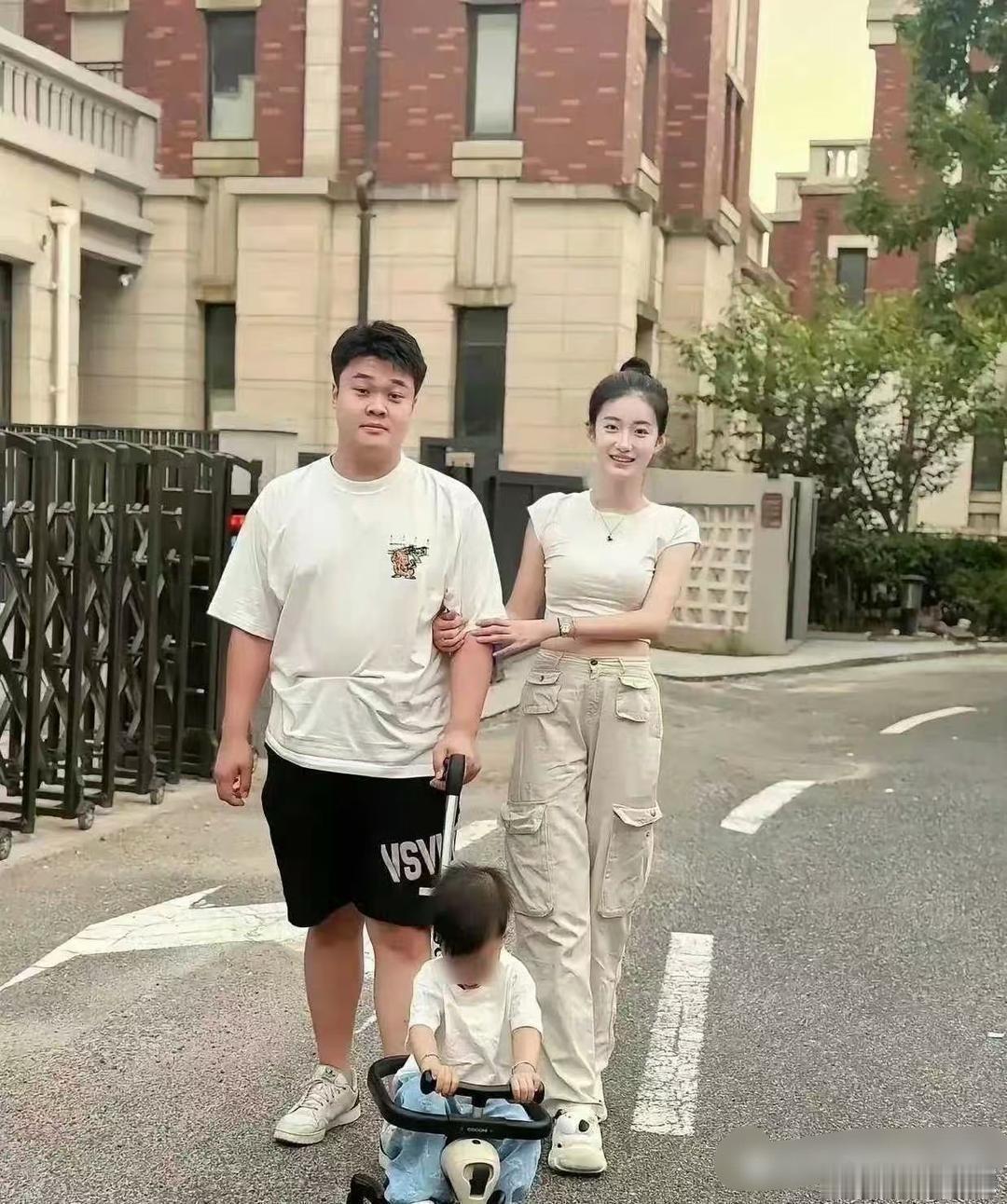 这大哥是怎么追到明星的