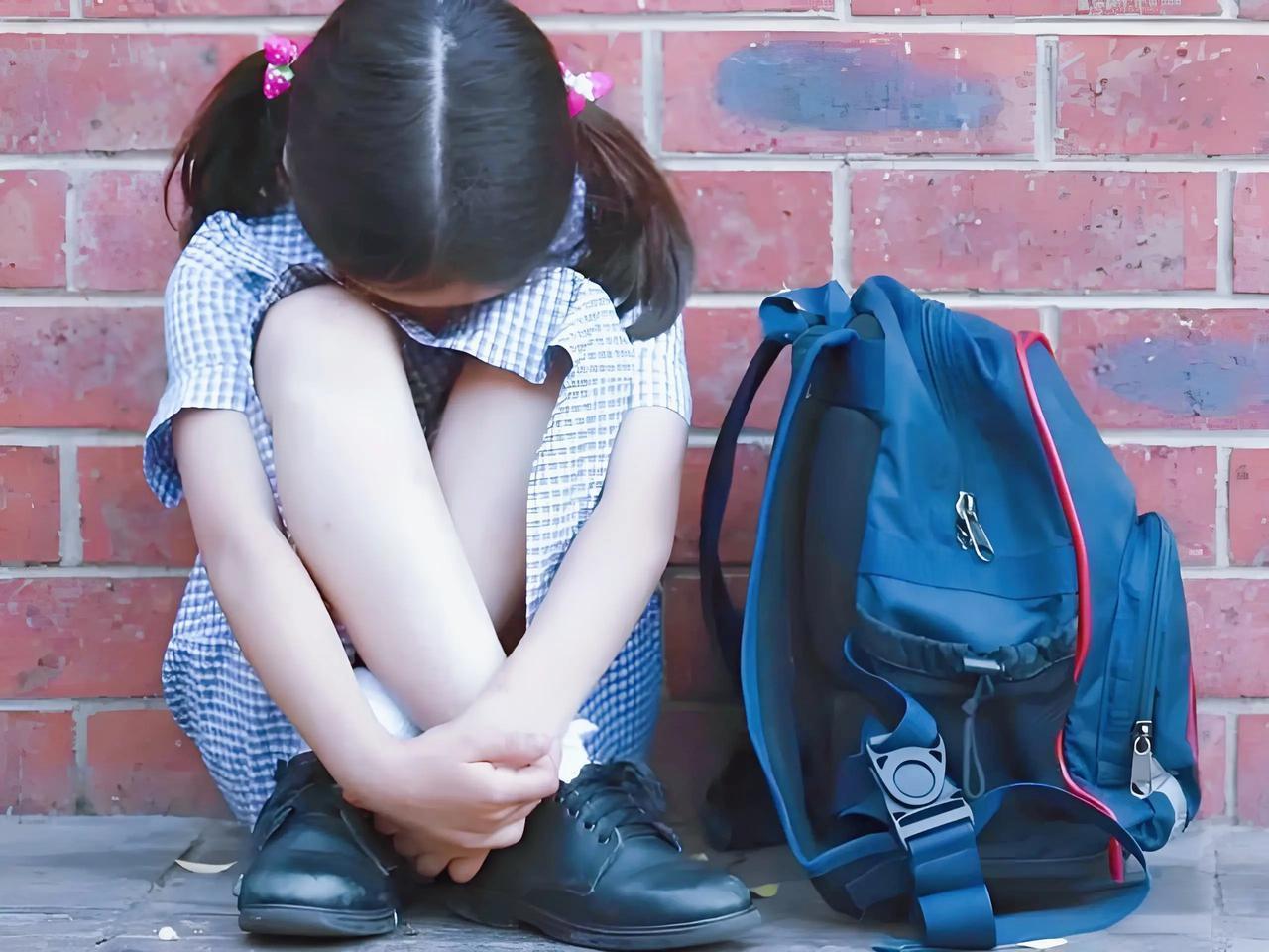“新型冷暴力”正在幼儿园发生，孩子表达不出来，父母也一无所知....现在幼儿