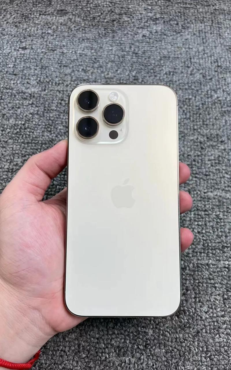刚才朋友问我哪里能买到品质好的iPhone14ProMax，我问他为什么不等