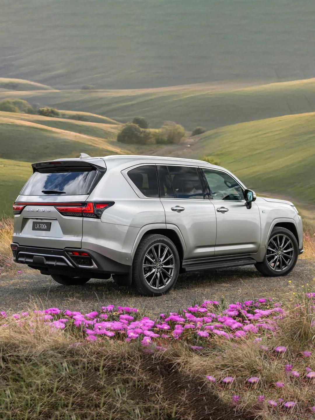最近，雷克萨斯在澳大利亚推出2025款LX700hFSport旗舰混动SU