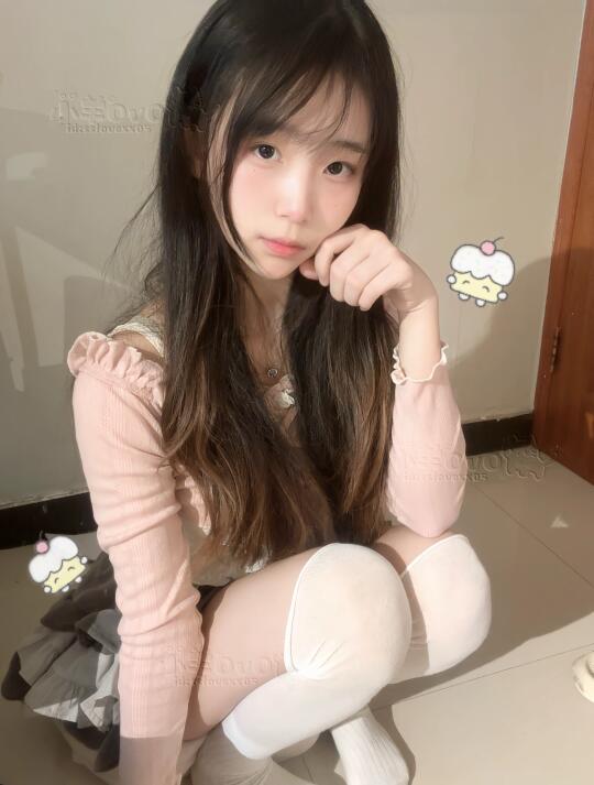 hello你好这里是萌妹子(｡ì _ í｡)
