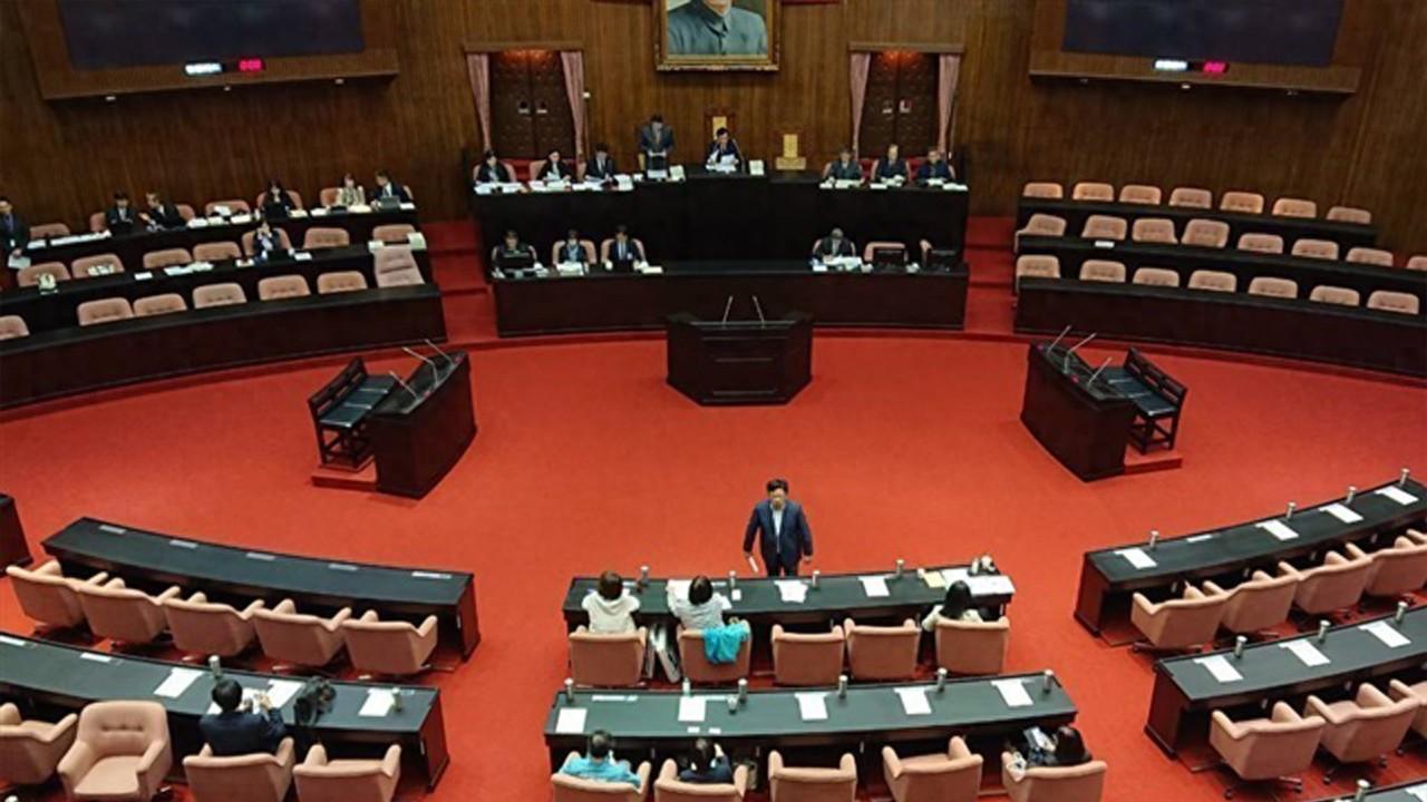 7比9惨败！国民党开始算账，郑丽文发声促统，统一后有许多好处11月25号那天