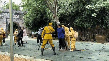 大爷的爱国情怀刻到骨子里了[赞]