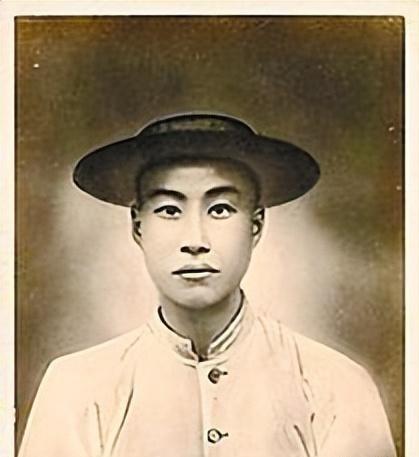清末的刺客都有多拼命？1905年东京的一间民房里，19岁的方君瑛正低头擦拭手