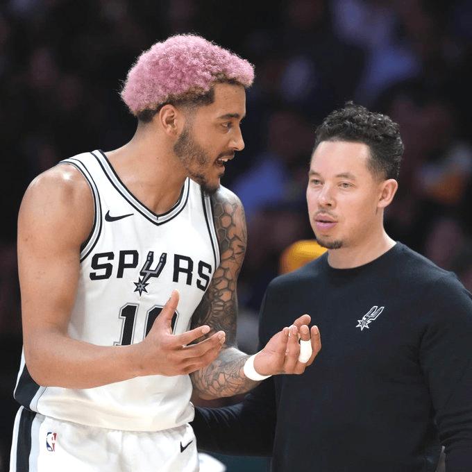 加盟尼克斯没几天的索汉就公开指责前东家马刺，认为球队没有给他更多的机会。一直