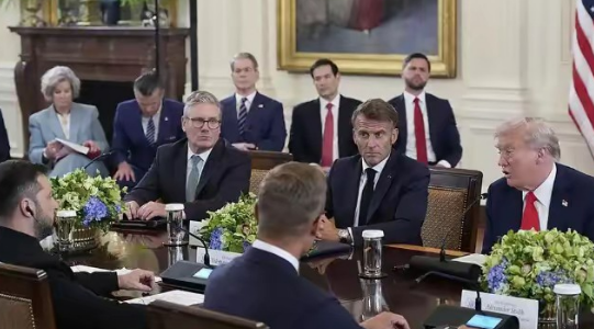 被特朗普轮番羞辱，欧洲政客终于明白了，为何中方从不直接介入冲突。欧洲七大政客主动