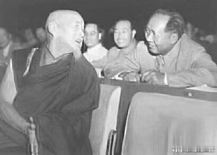 毛泽东主席曾问喜饶嘉措大师：“佛教说人有轮回，怎样才能让人相信呢？”大师问毛泽