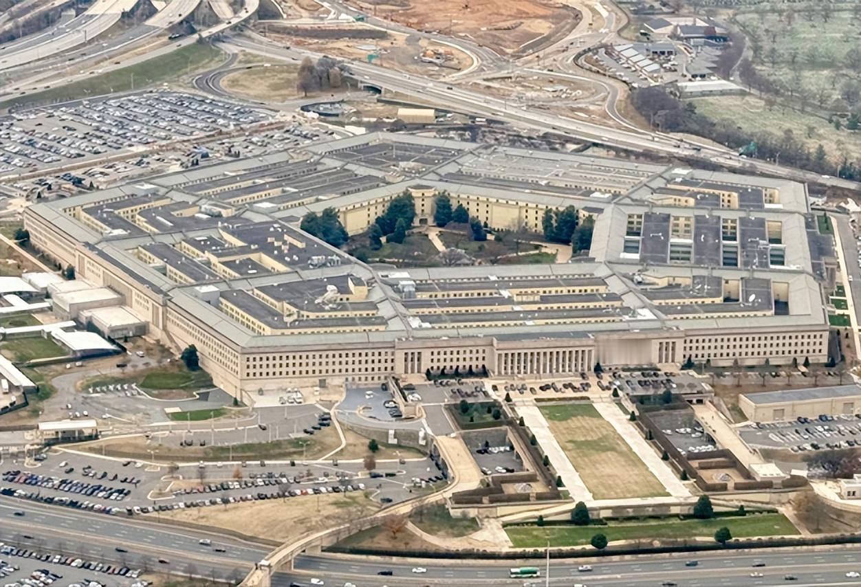 美国要报仇了！1月10号，叙利亚那边突然传来爆炸声，美军一下子出动20多架战机，