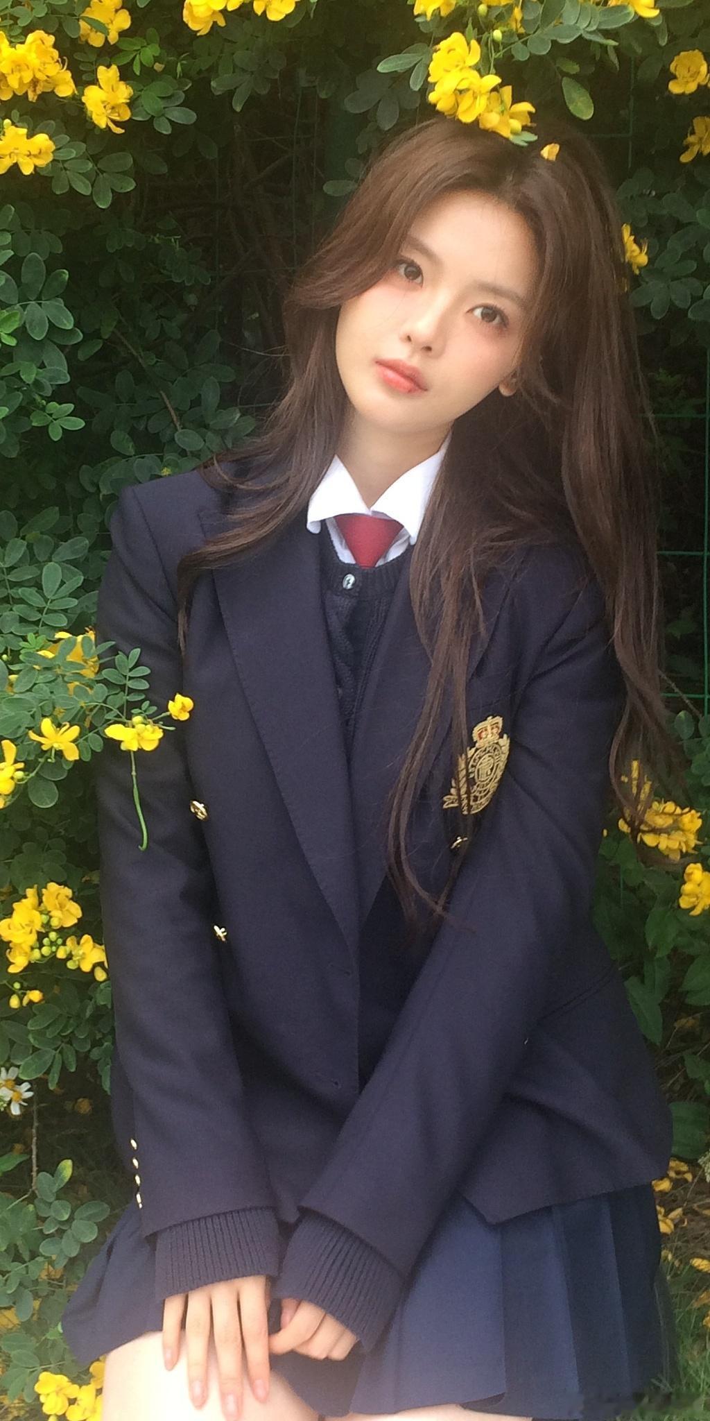 杨超越，校服少女，是青春的味道。