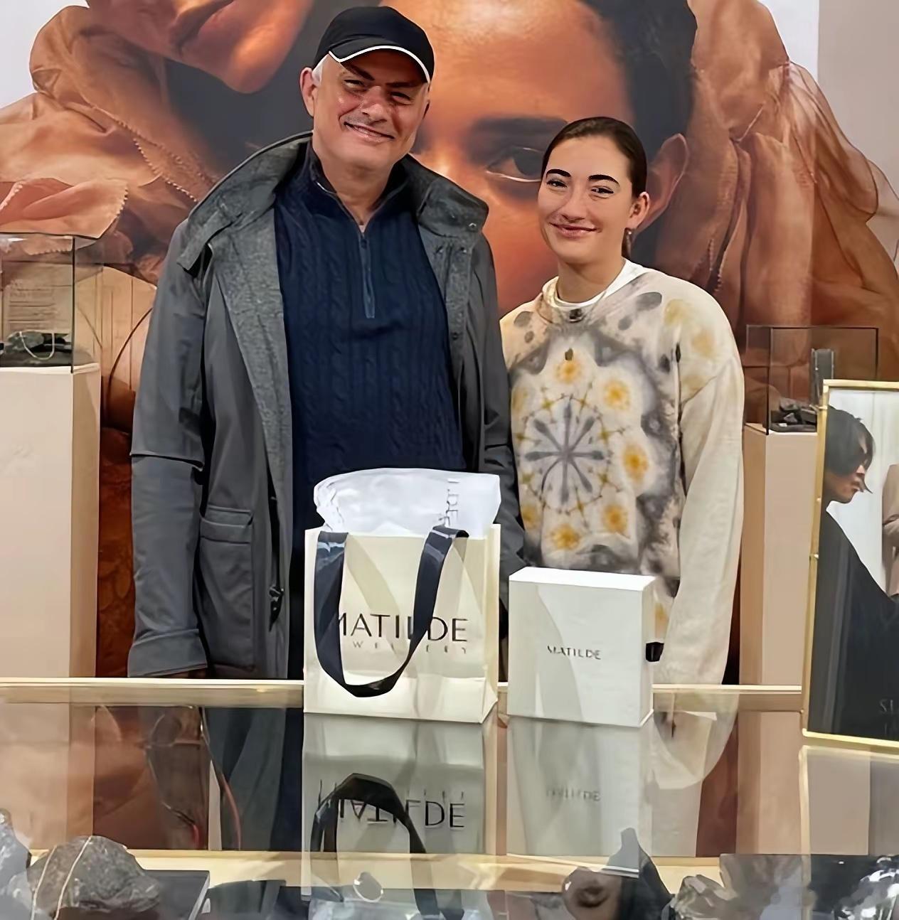 葡超烽火连天，三强争霸正酣！穆帅领军的本菲卡，21场不败傲视群雄，成为葡超本赛季