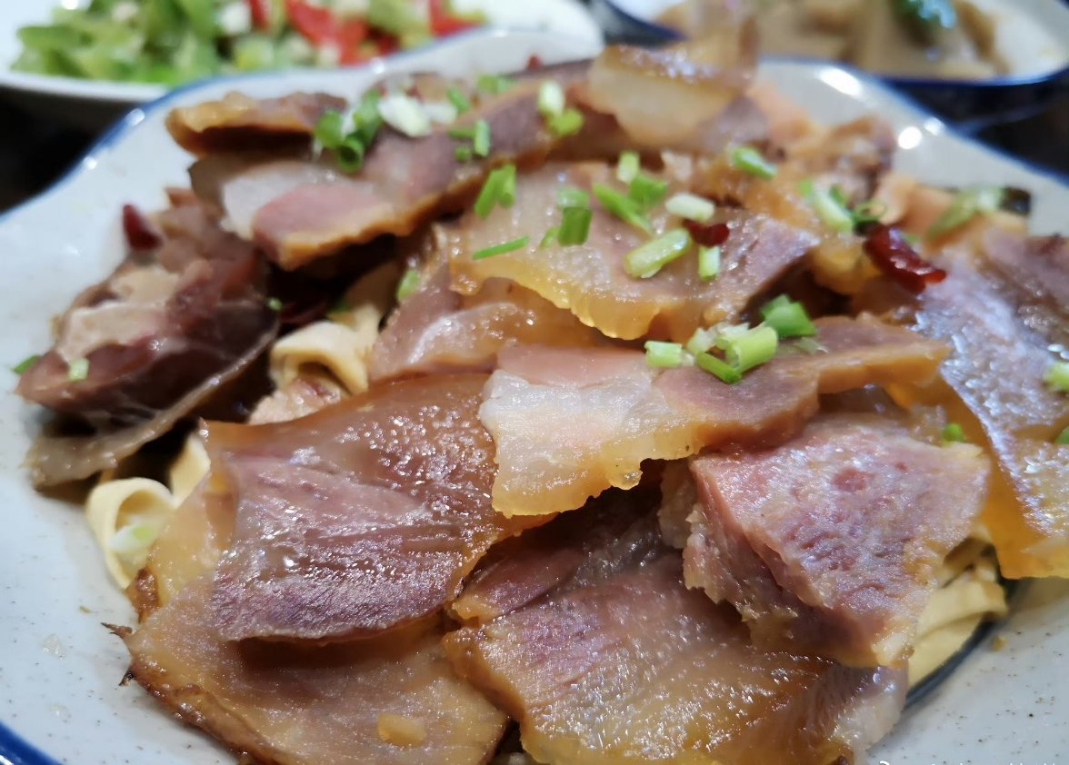 狗主人回应父子偷狗称只为改善伙食想起来去年还是前年本地的一篇新闻报道。一小伙子周