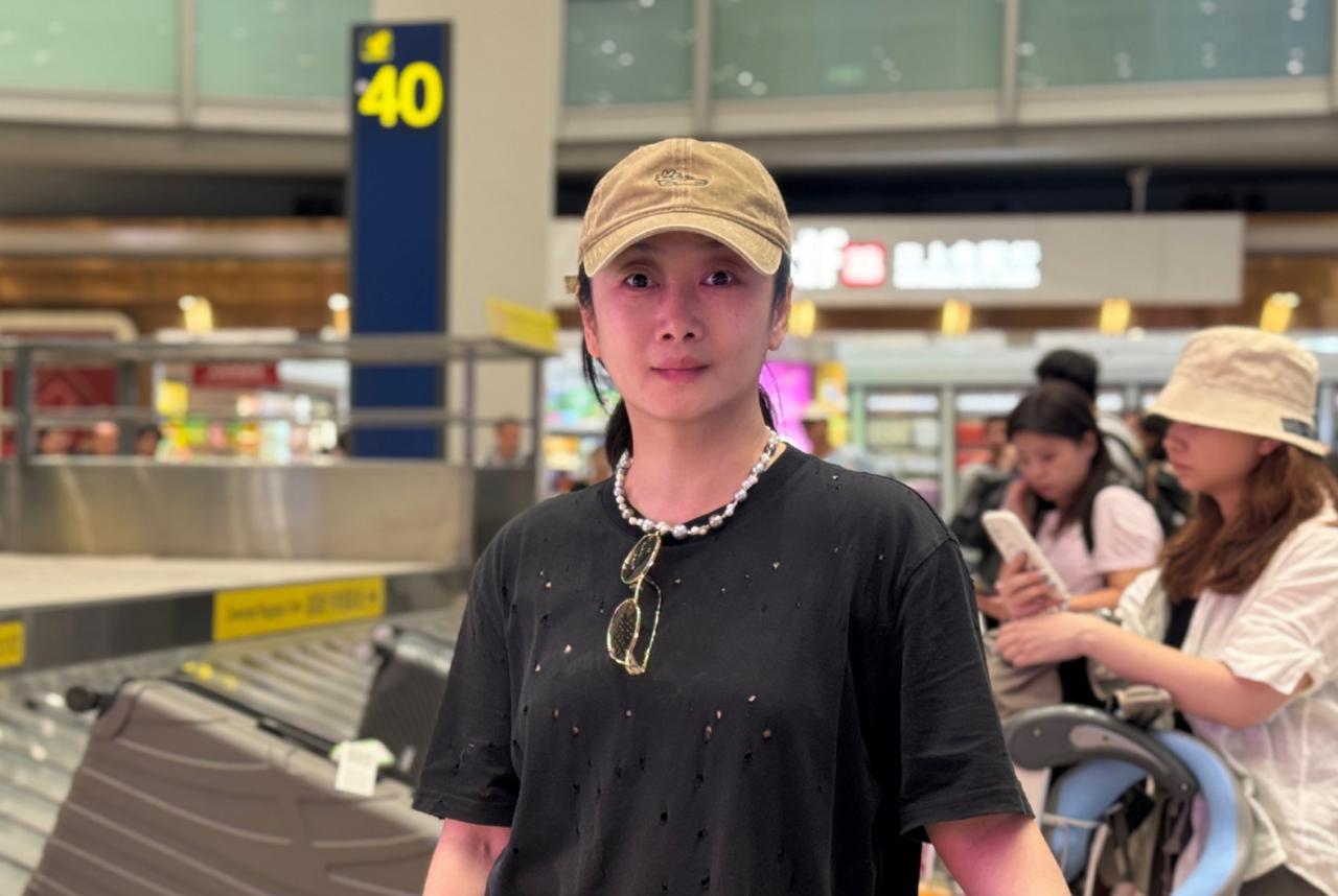 真是太实在了！原本以为她这个撕奖女王，私底下应该也是端庄优雅的。哪知道昨天落