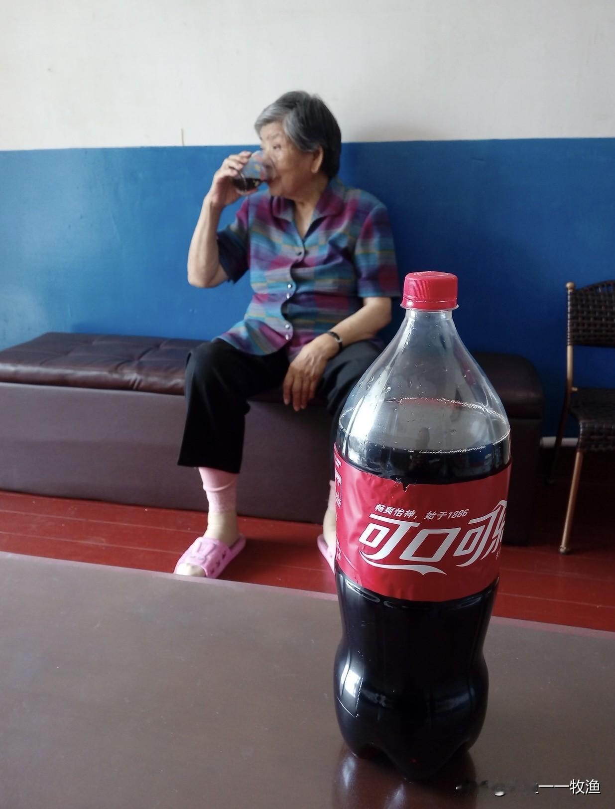 我妈妈是从医40多年的大夫，她患有二型糖尿病，但从来不忌口。我妈的观点是，对于新