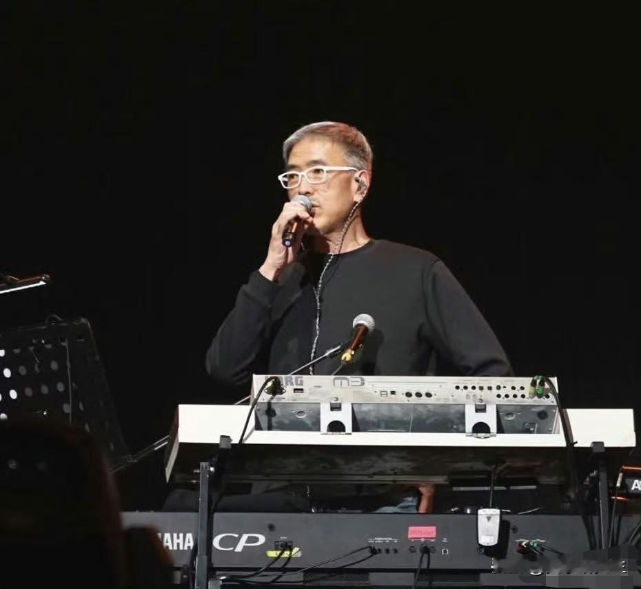 看到屠颖去世的消息,我愣了一下。不是因为劳累,是在跑步机上摔了一跤。我朋