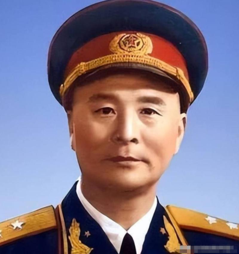 1936年，一位老大娘上山采野果。突然发现一大群苍蝇，在草丛上