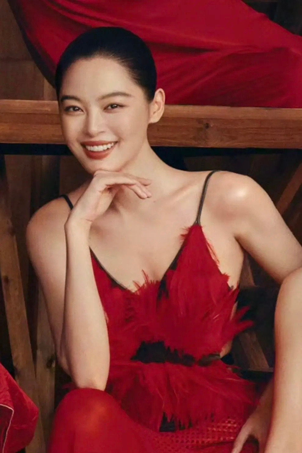 辛芷蕾和倪妮真是从上到下的松弛感笑得特别美​​​