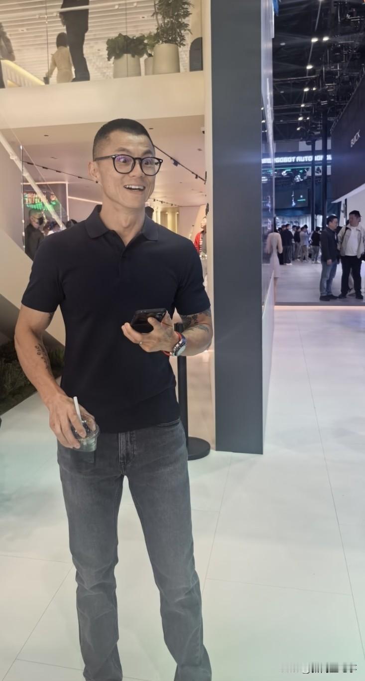 北京车展遇到陈震，这人被放出来了？去哪儿说理去？