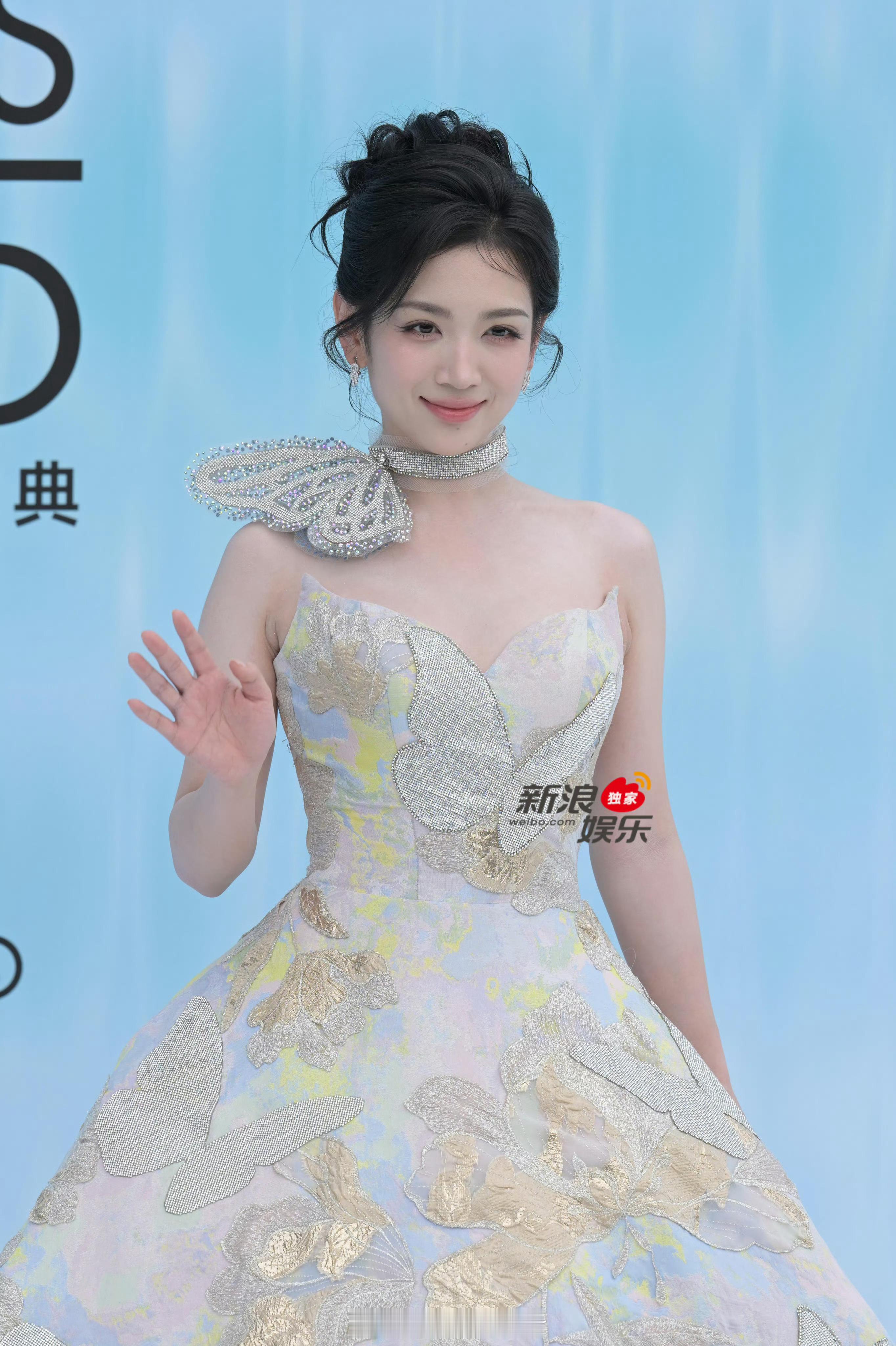 这两组生图的滤镜，粉丝的话会喜欢哪种？​​​