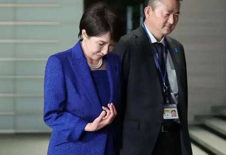 政坛传来一则消息，拆开来看，是一个好消息，一个坏消息。好消息是，日本首相高市