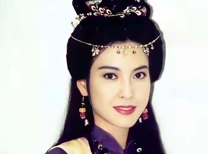 郭襄干掉哪位大魔头，竟让紫衫龙王服气叫女侠？这一刀替郭靖报了仇看过《倚天屠