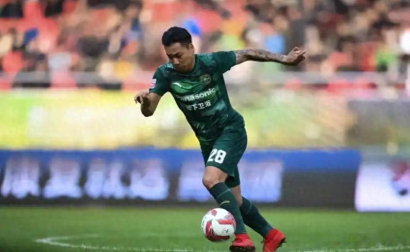 听说岳鑫要来上港了，所以说几句。熟悉我的人应该都知道，我有一段吹过好几场王钰栋的