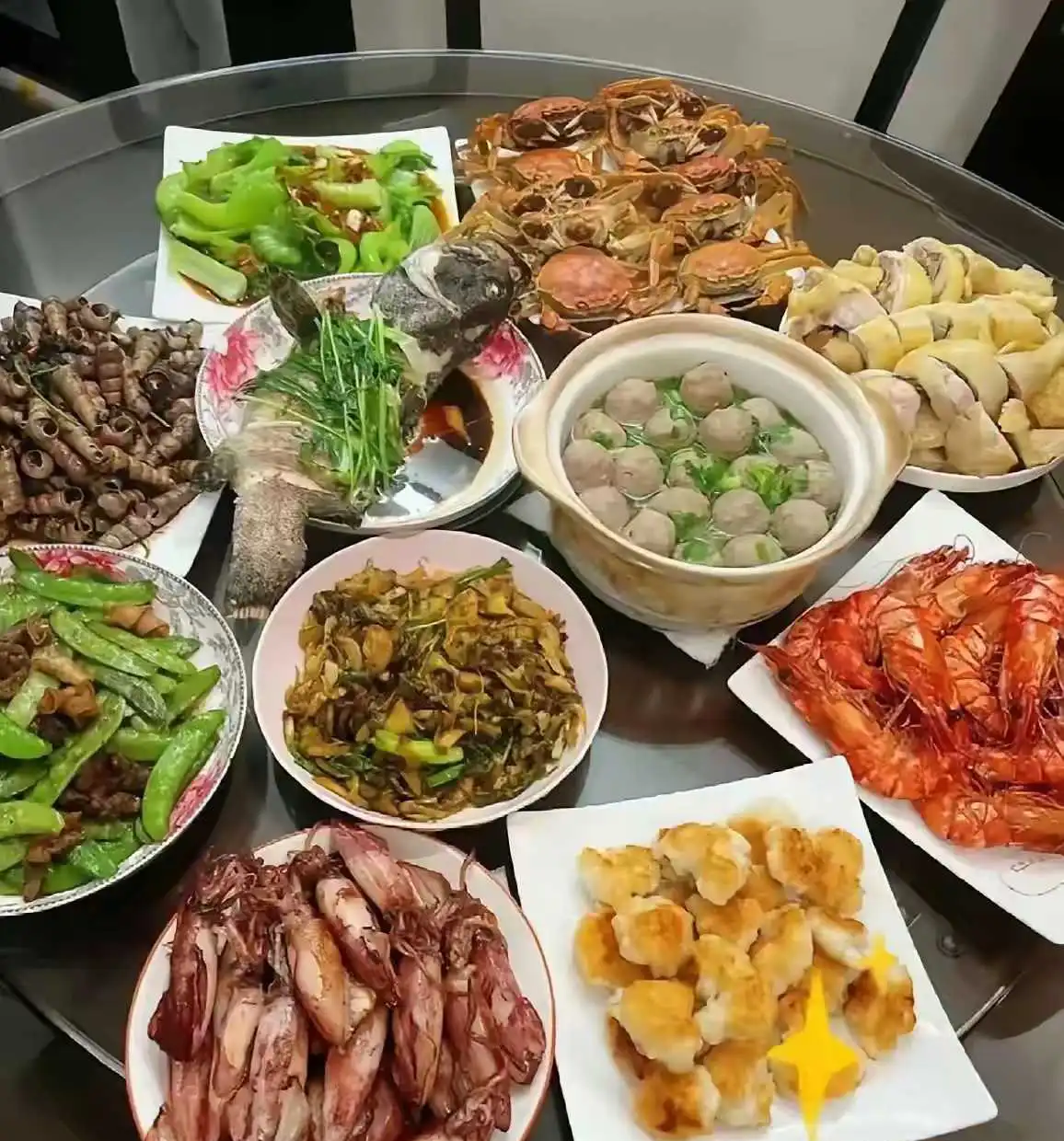 根据你多年的经验来看，这桌饭菜估计要花多少钱？