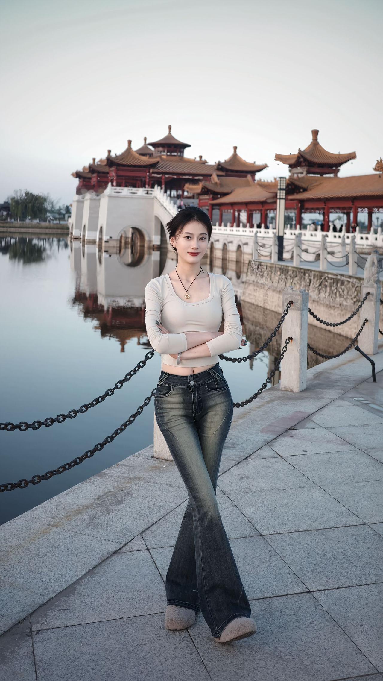 每个优秀的人都有一段至暗的时光，越是昏暗，火焰燃烧的光芒才越耀眼。