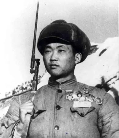 7000志愿军硬扛2.8万美军这场“违令”阻击战藏着多少硬核细节1951