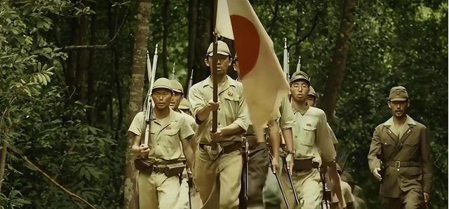 二战结束时，日本纸面还有700万军队，本土没丢，占领区也还在，为什么日本天皇就宣