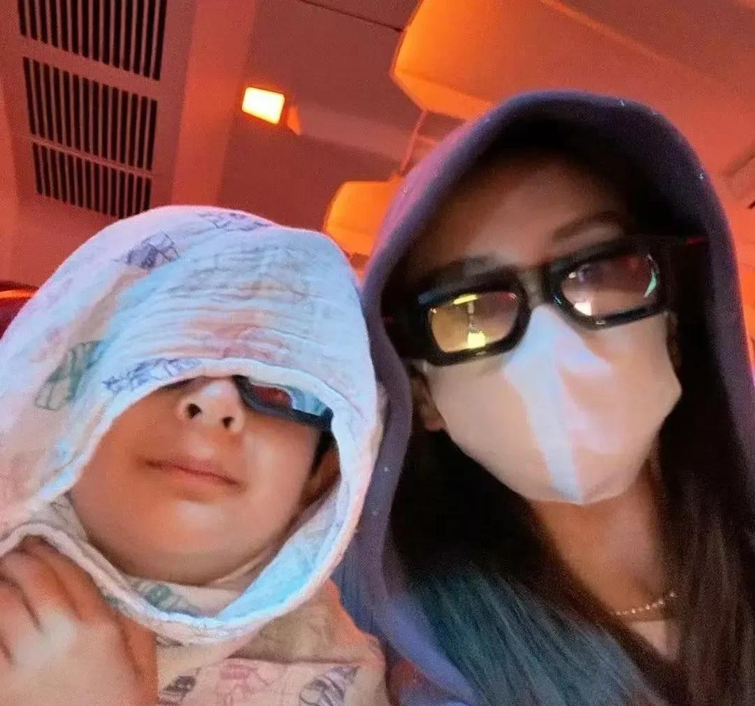 baby用儿子炒作？baby最近在社交平台晒出自己的假期动态，其间她还分享了自