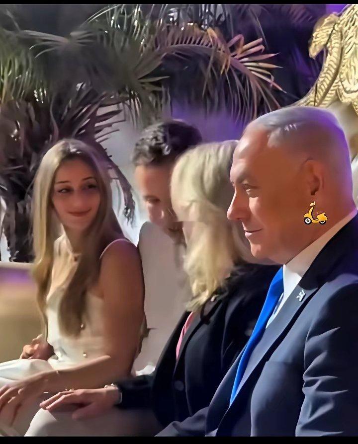 内塔尼亚胡小儿子眼光不错，他的妻子好美，这儿媳妇比婆婆好看得太多