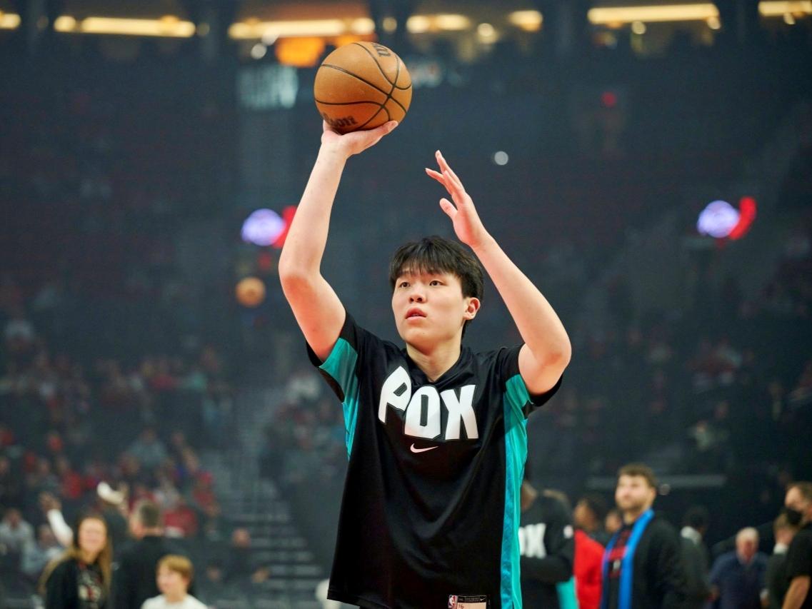 弗拉格成最年轻49分先生，对杨瀚森有什么影响？在夏天的时候，弗拉格被独行侠选