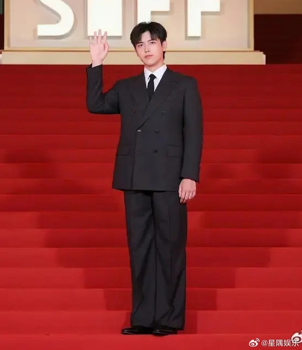 迪丽热巴和陈飞宇这幸福肥