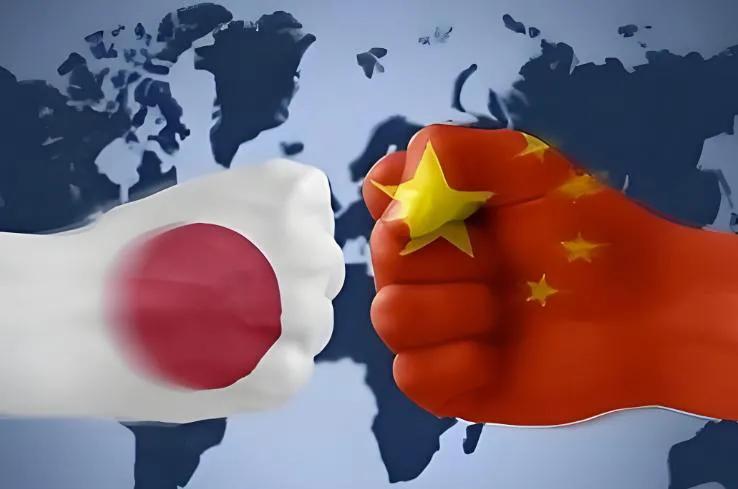 《人民日报》"钟声"发文，《日本再次面临抉择》。这可不是普通评论，而是国家层面的