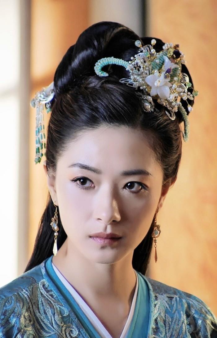 万历帝驾崩后，后宫一时无主。素来被忽视、膝下无子的刘昭妃，竟然住进了唯有太后方能