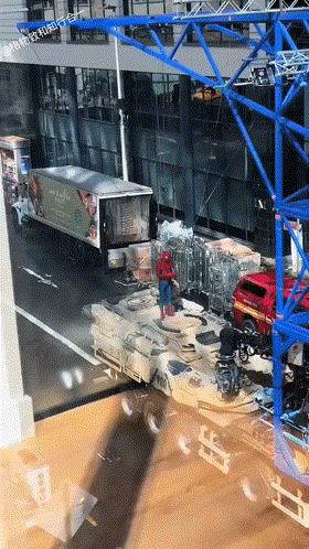 原来蜘蛛侠是这么飞来飞去的……