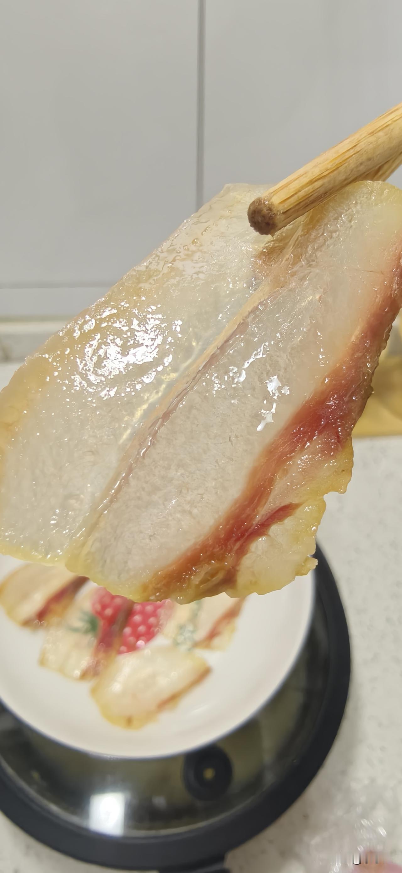 腊肉直接炒又咸又硬？30年厨师的大姨教我一招，软糯不柴还不咸真的，好多人吃